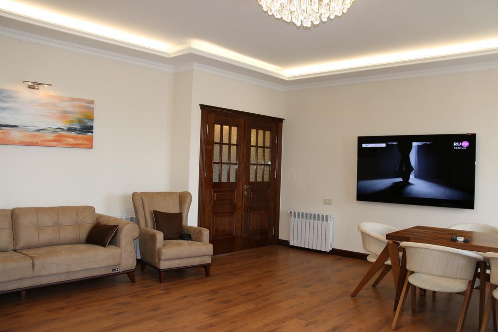 Odisea Apart Hotel Батуми Экстерьер фото