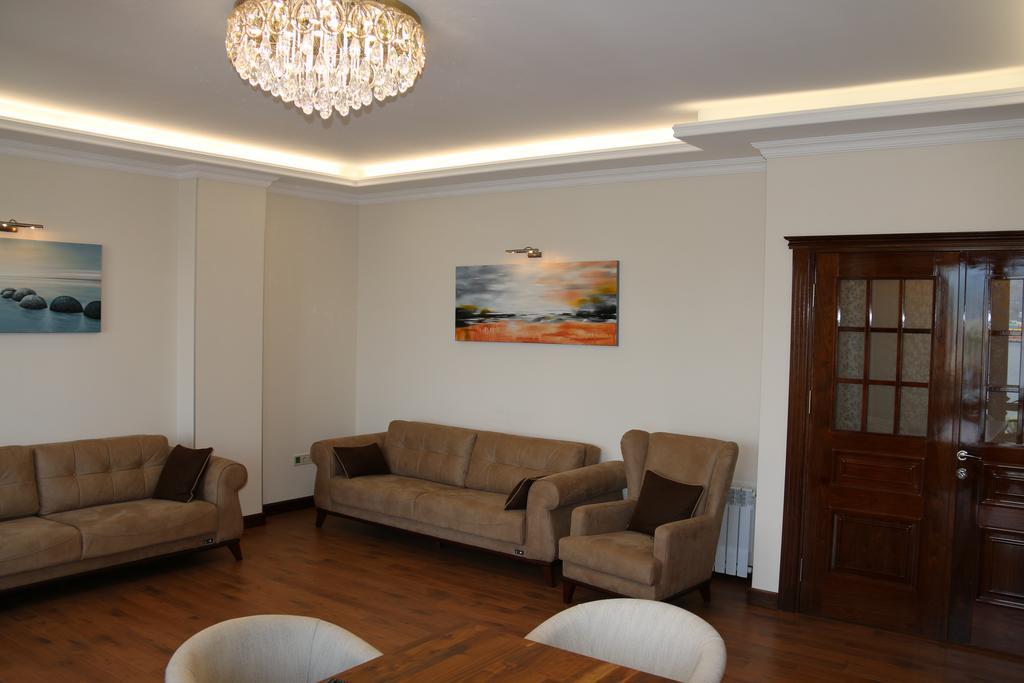 Odisea Apart Hotel Батуми Экстерьер фото