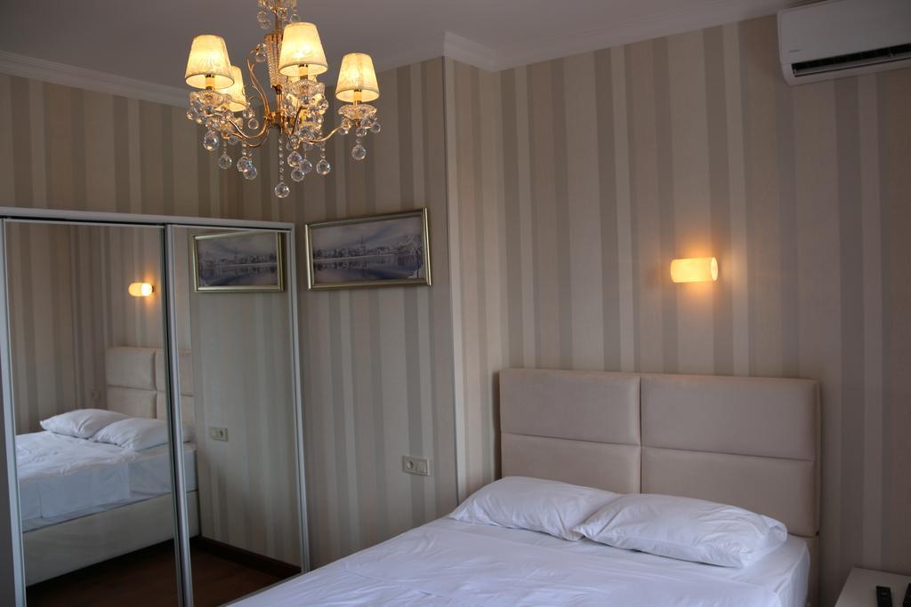 Odisea Apart Hotel Батуми Экстерьер фото