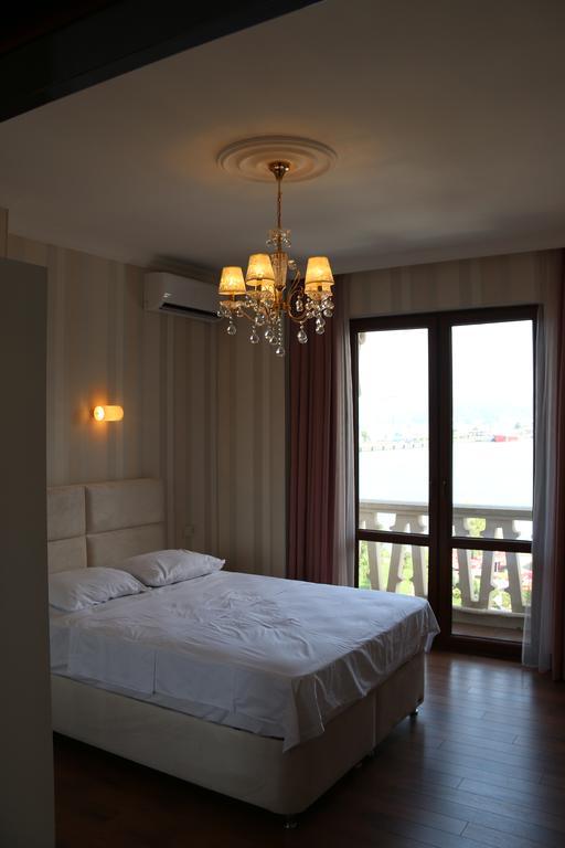Odisea Apart Hotel Батуми Экстерьер фото
