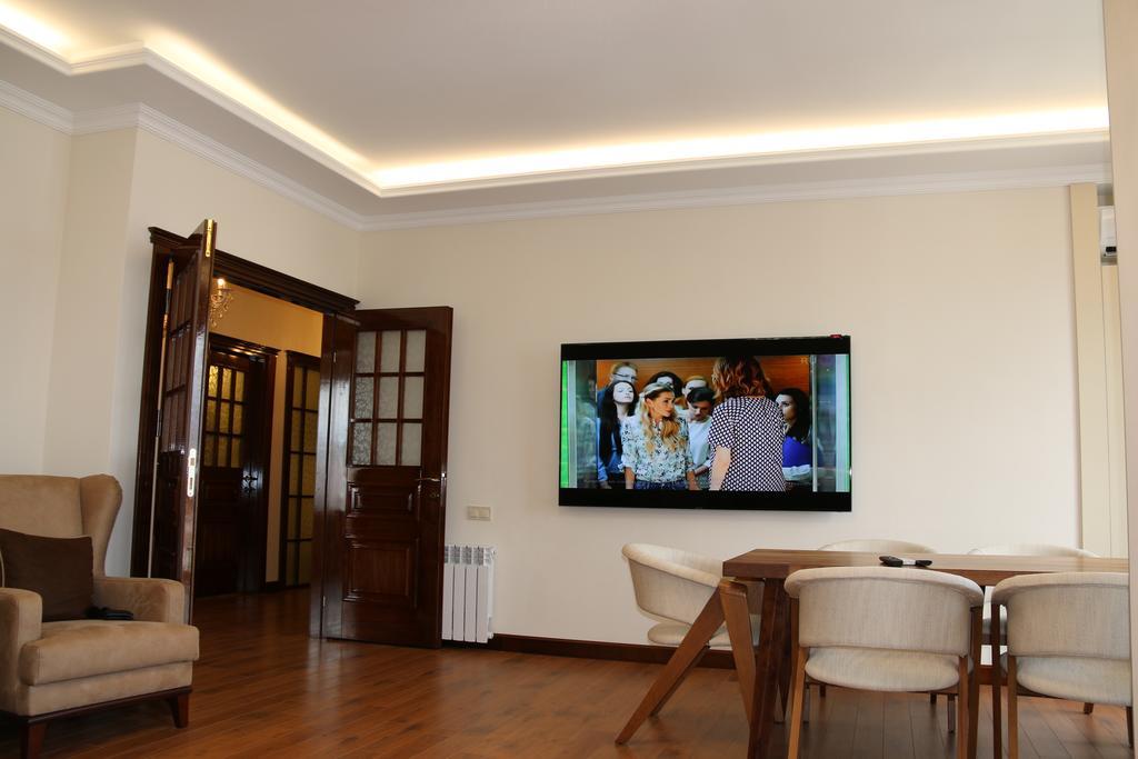 Odisea Apart Hotel Батуми Экстерьер фото