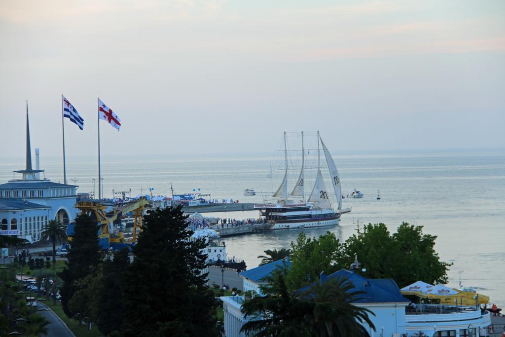 Odisea Apart Hotel Батуми Экстерьер фото