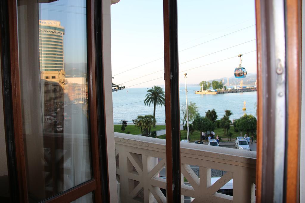 Odisea Apart Hotel Батуми Экстерьер фото