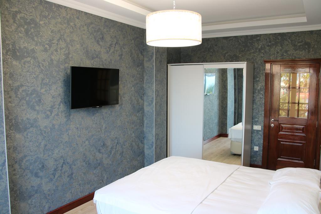 Odisea Apart Hotel Батуми Экстерьер фото