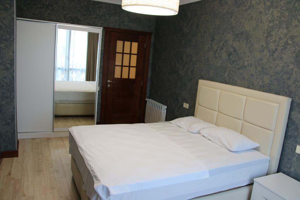 Odisea Apart Hotel Батуми Экстерьер фото