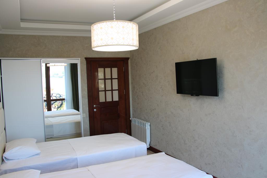 Odisea Apart Hotel Батуми Экстерьер фото