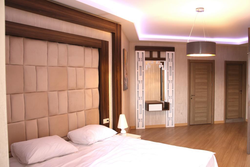 Odisea Apart Hotel Батуми Экстерьер фото