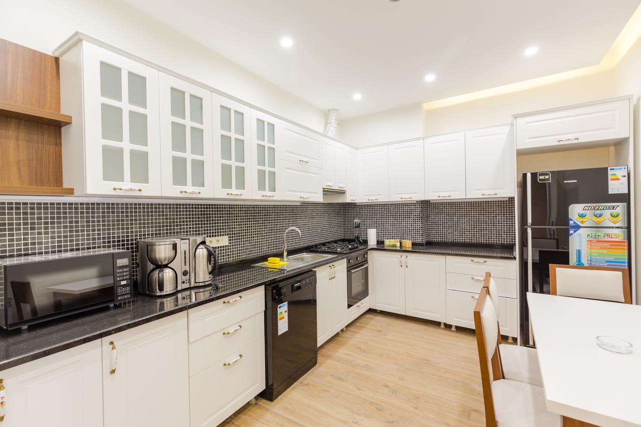 Odisea Apart Hotel Батуми Экстерьер фото