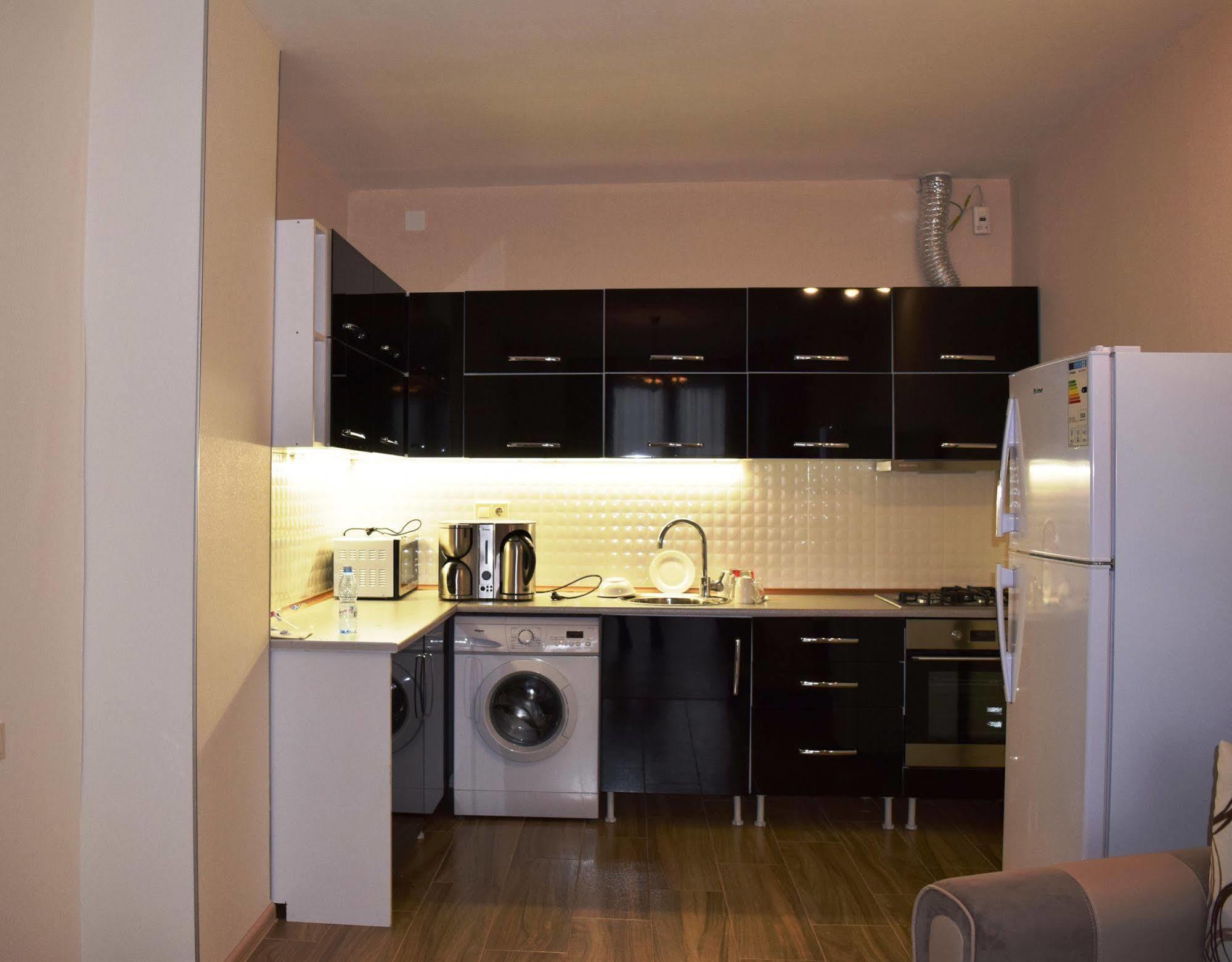 Odisea Apart Hotel Батуми Экстерьер фото