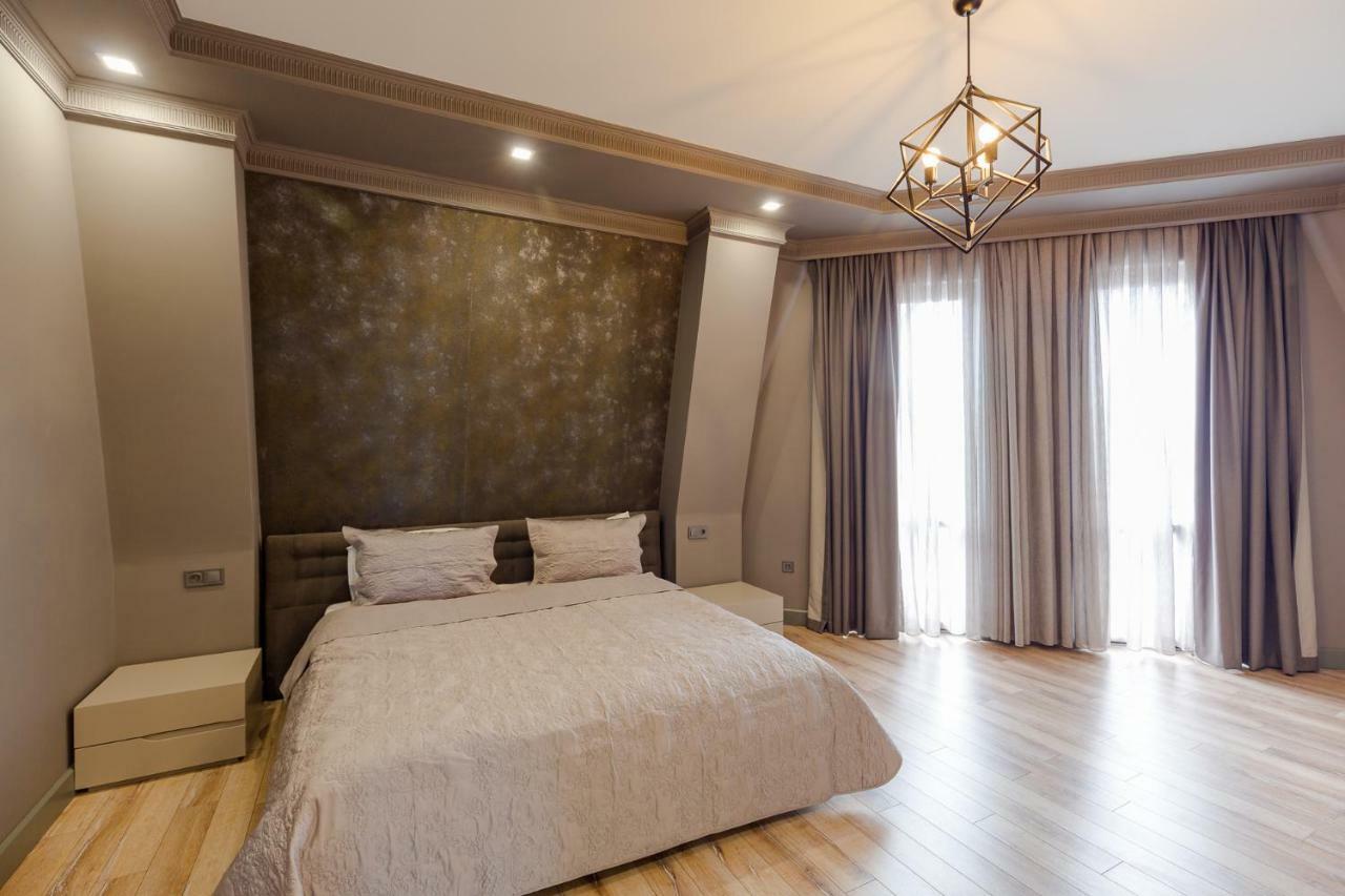 Odisea Apart Hotel Батуми Экстерьер фото