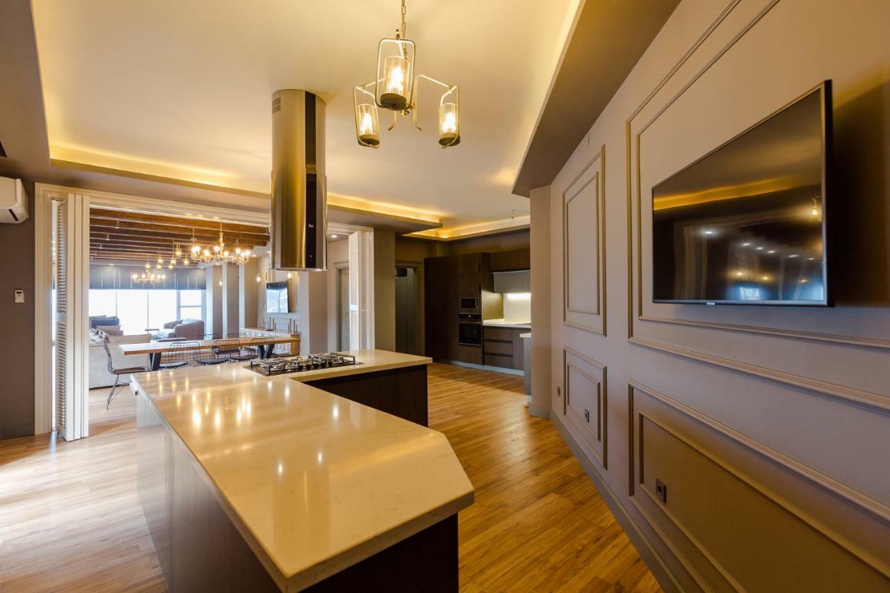 Odisea Apart Hotel Батуми Экстерьер фото
